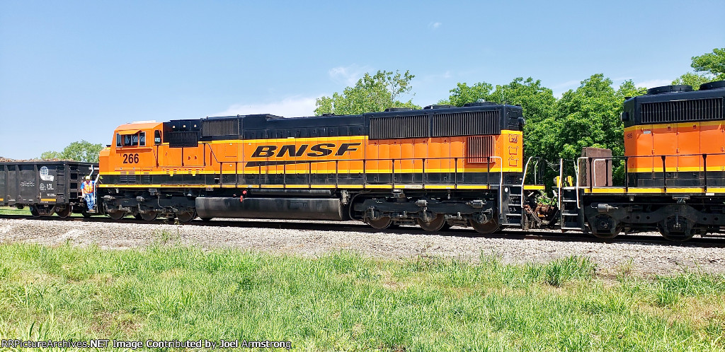 BNSF 266